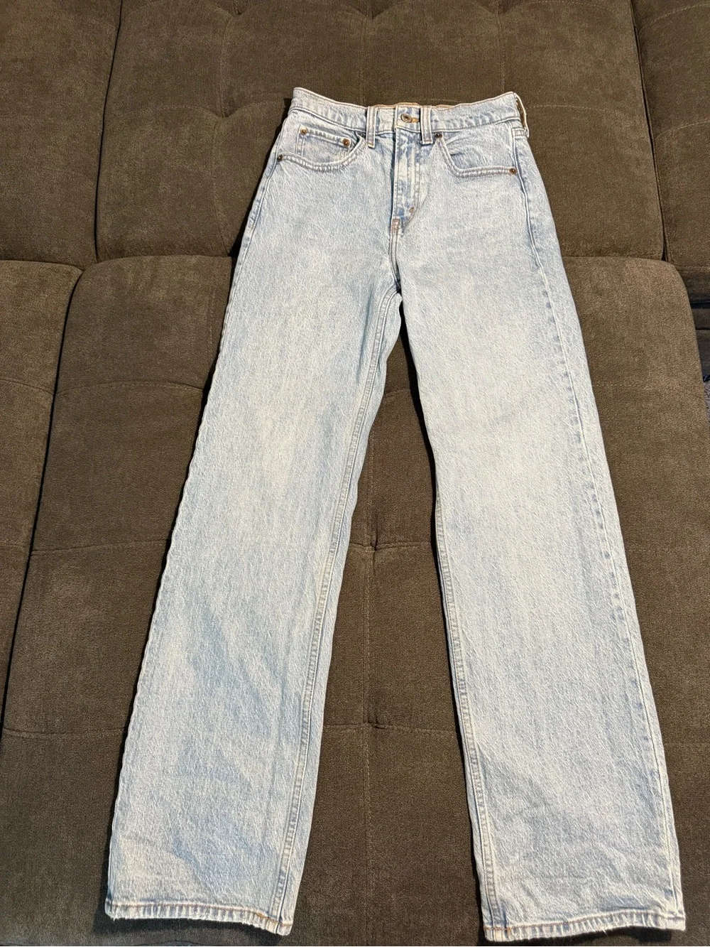 Abercrombie & Fitch High Rise 90’s Relaxed Light Wash Blue Denim Jeans
